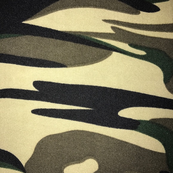 Leggings Green Camo One Size Buttery Soft New - Picture 2 of 3